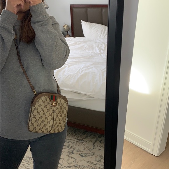 Authentic Vintage Gucci Crossbody - Picture 9 of 11